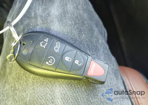 2013 Jeep Grand Cherokee Overland z USA, uszkodzony, nr VIN 1C4RJFCTXDC655834